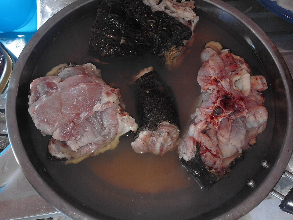 ワニ肉のフライ(コンゴ民主共和国)